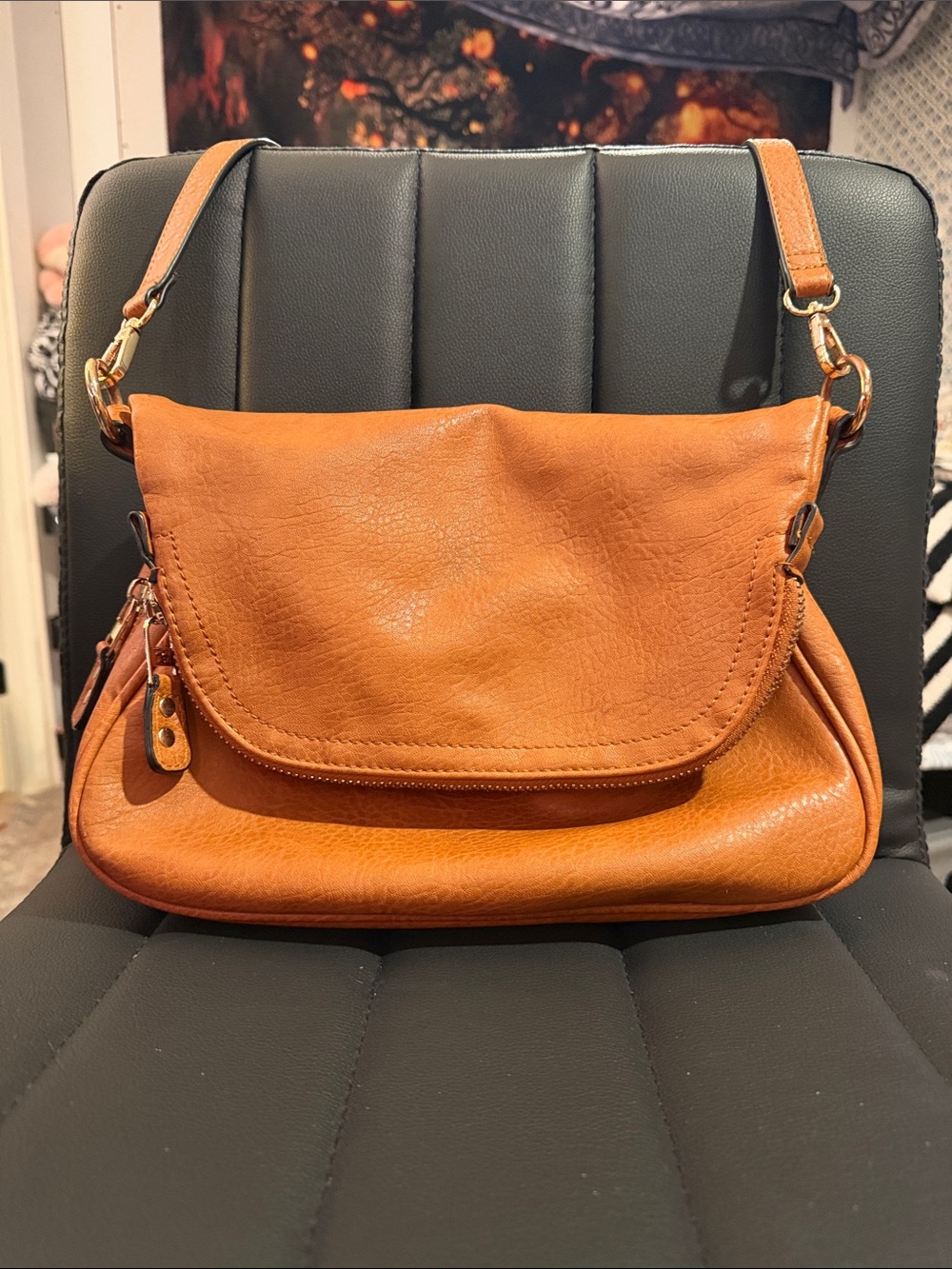 Soft slouchy Leather Shoulder Bag - Tan